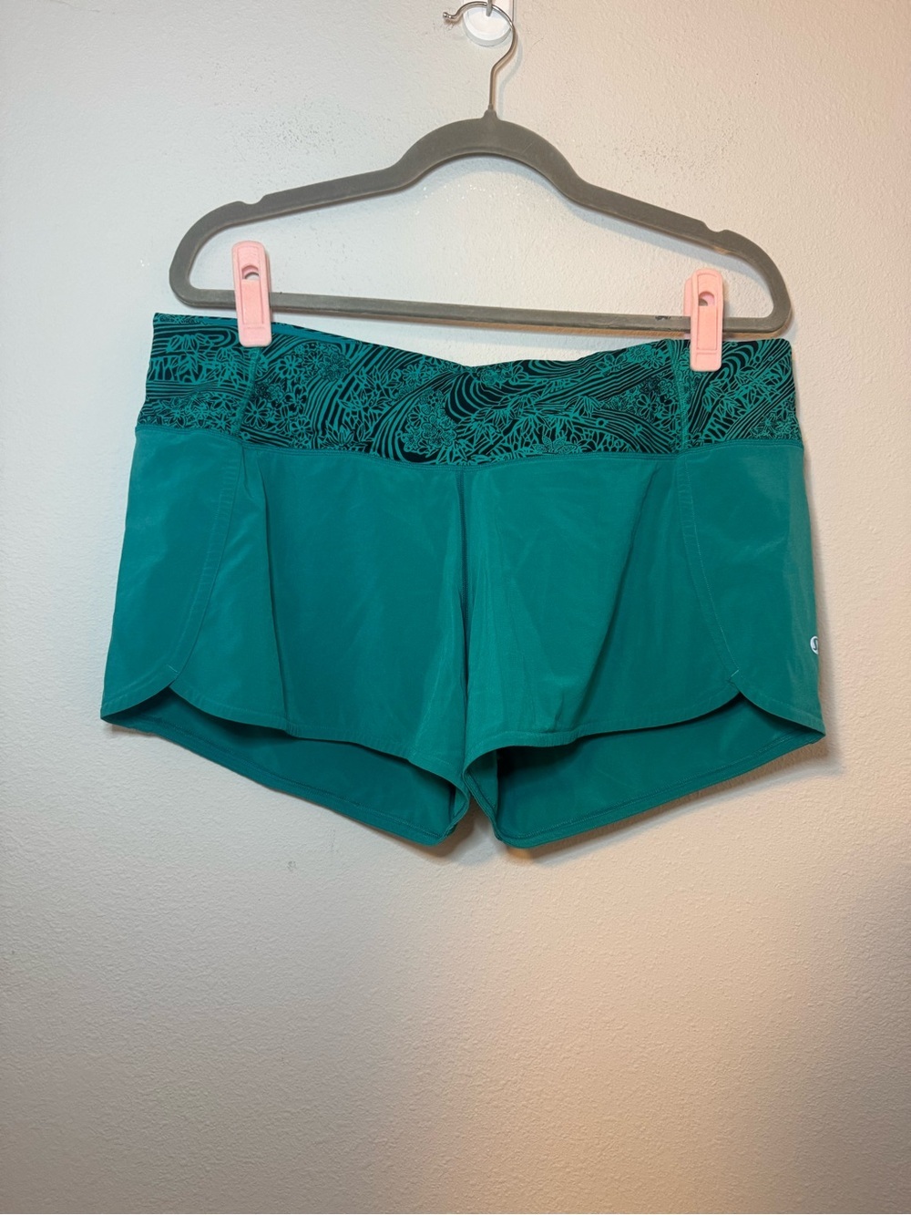 Lululemon Run Times Short II 4” Spirit Green / Kitakami Viridian Green Black - Picture 3 of 8